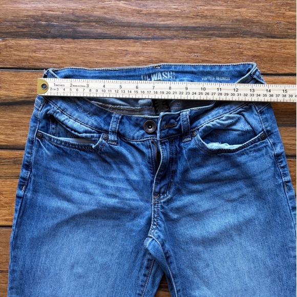 Rewash Vintage Reunion Distressed Raw Hem Jeans Medium Wash Size 7/28 - Picture 5 of 8